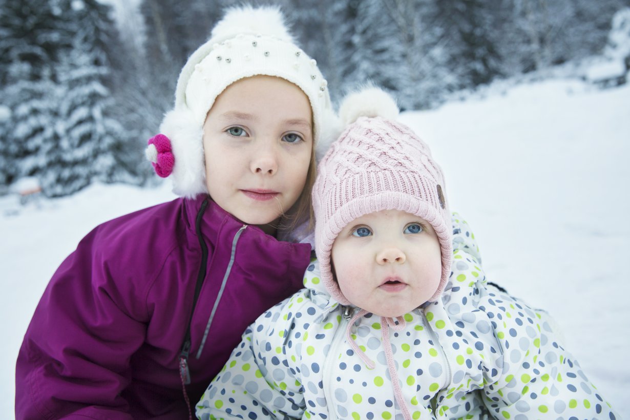 Oona-äidin nuorin sisko on Aadan hyvä kaveri.