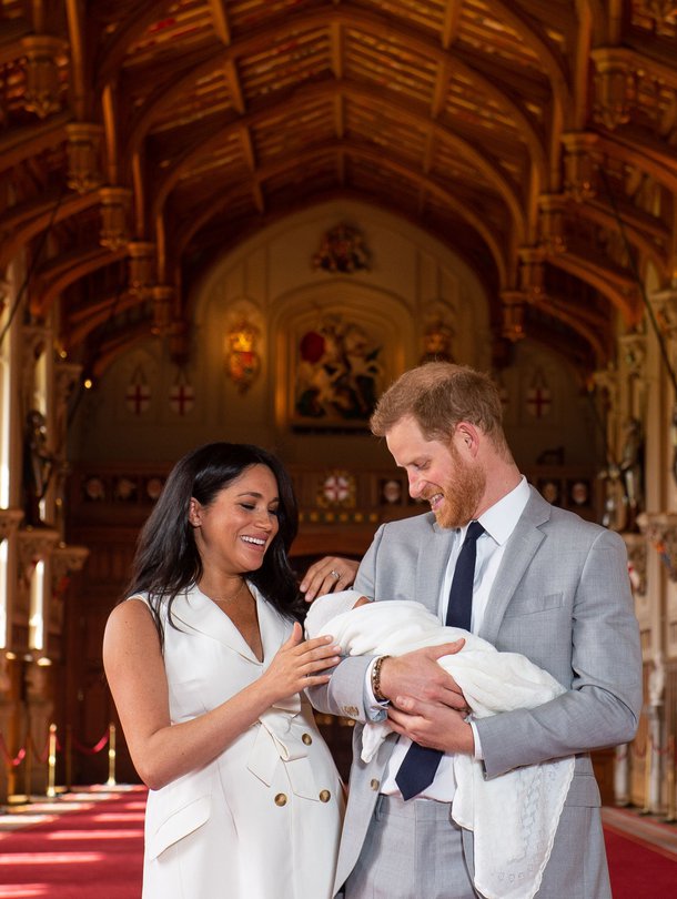 Oi, vauvaonnea! Meghanin ja Harryn esikoinen syntyi maanantaina.