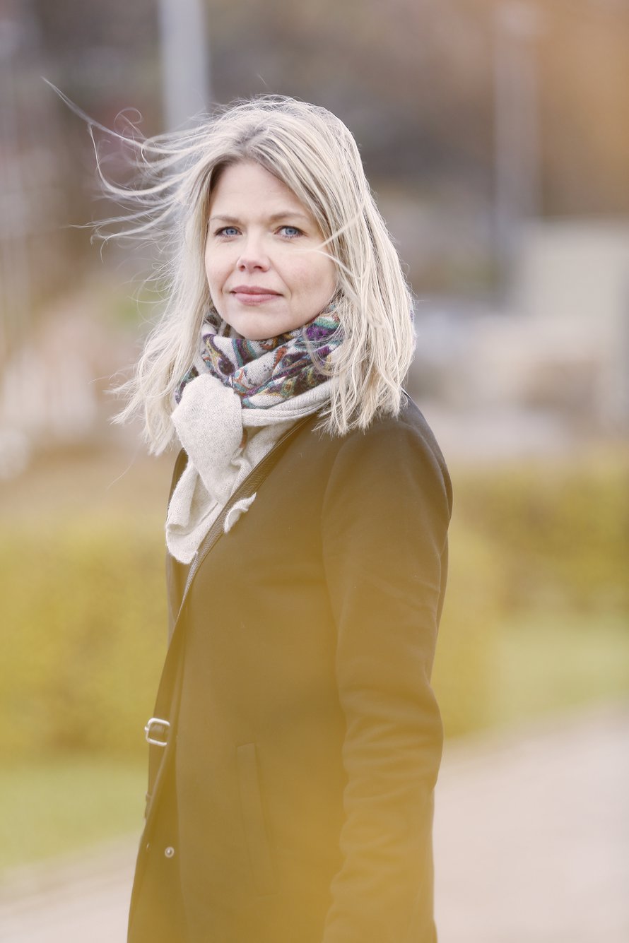 Miila Halonen kannustaa vanhempaa miettimään, miten nuori pärjää arjessaan. Kuva: <span class="photographer">Sara Huhtinen</span>