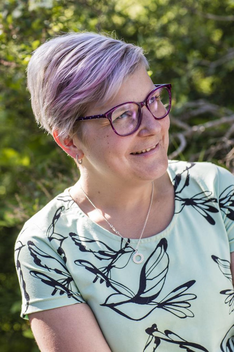 Annastiina tekee kaksivuorotyötä lähihoitajana ja hänen miehensä kolmevuorotyötä rajavartijana.