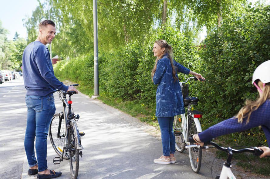 Viime syksynä Karoliina pentikäinen kertoi Meidän Perhe -lehdelle, että uusperhekuvio vaatii aikuisuutta molemmilta vanhemmilta. Vaikka kuinka olisi treffit edessä, täit tai oksennustauti peruvat kaiken.