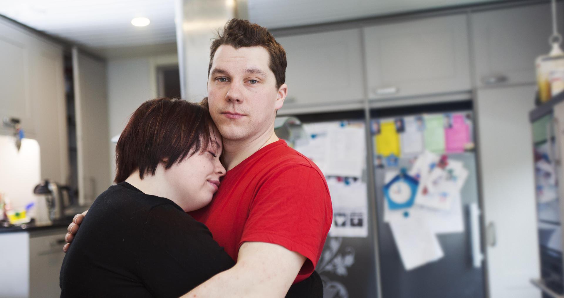 – Jarkko on ollut peruskallioni. Kun näin hänen väsyvän, päätin hakea apua, Hanna-Mari sanoo. Kuvat: Riina Peuhu