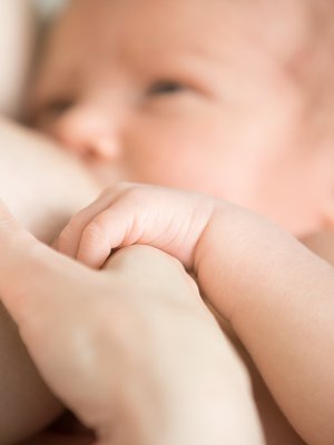 Vauvalle rakkain on äidin tuoksu. Kuva: <span class="photographer">iStockphoto</span>