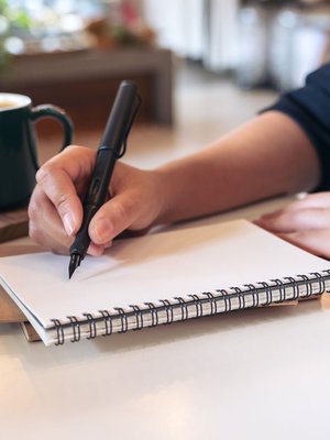 Raapustelu voi auttaa seuraamaan tapahtumia ympärillä.