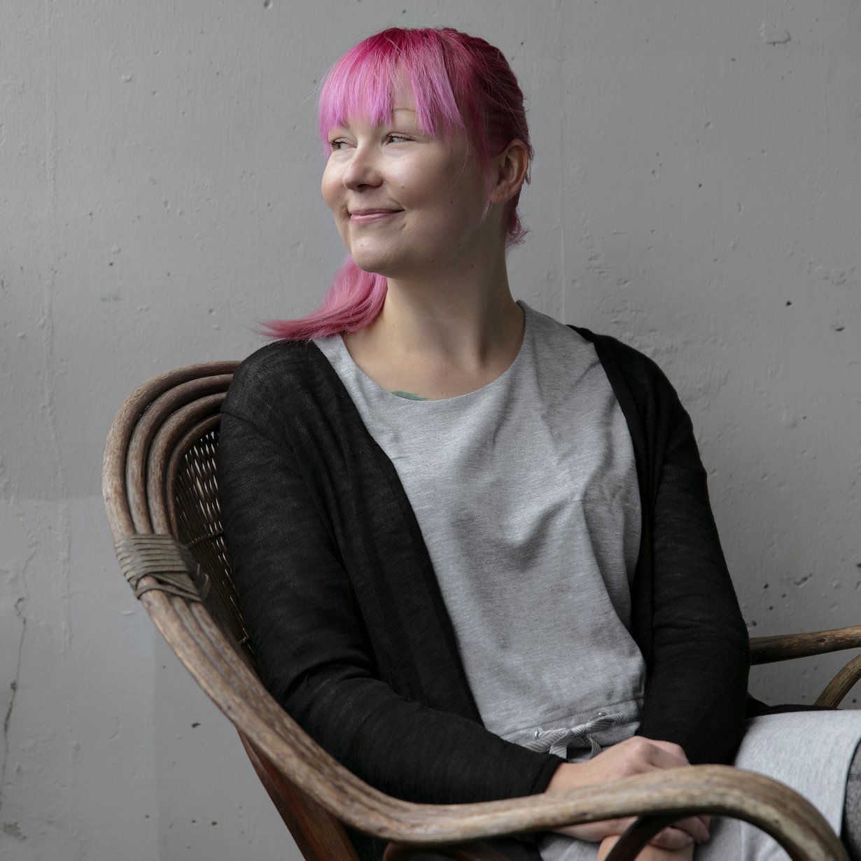 Eeva-Mari on tyytyväinen siihen, että nyt 4-vuotias tytär on saanut kasvaa huomion keskellä ja rakastettuna. Kuva: Kaisu Jouppi
