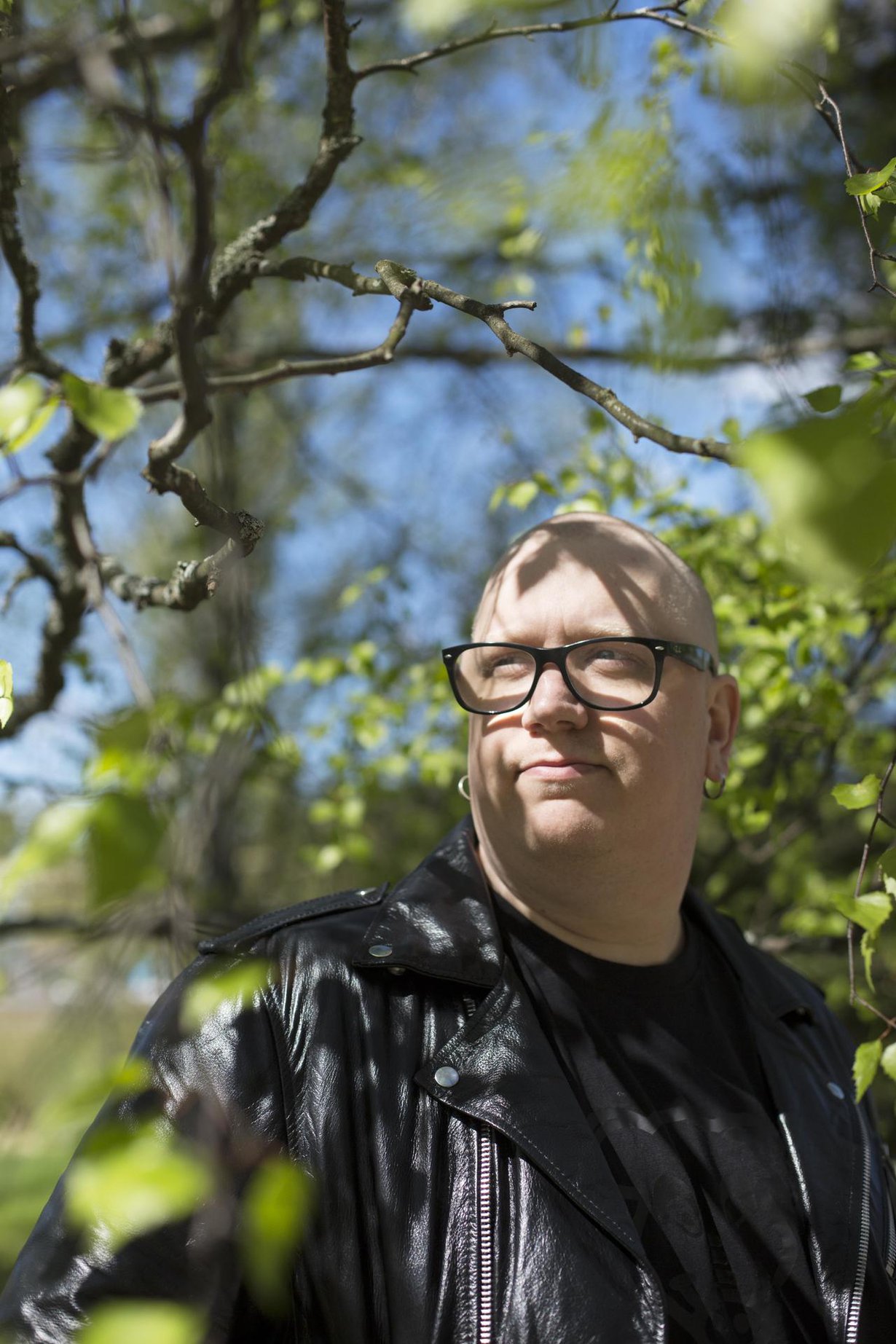 Iskä on nolo. Arttu Wiskarin 3-vuotias tytär ”diggaa” isän musiikista, mutta 6-vuotiaan pojan mielestä se on jo vähän noloa. Poika on alkanut kuunnella konemusiikkia.