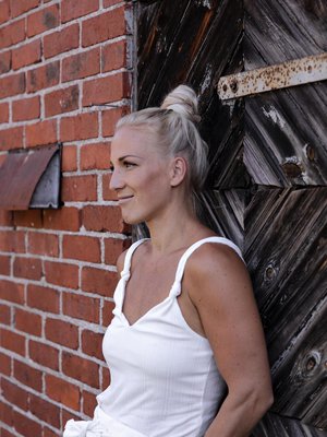 ”Lasten jälkeen ymmärsin, että mitään ei tapahdu, jos en tee asioita itse”, Nanna Karalahti sanoo.