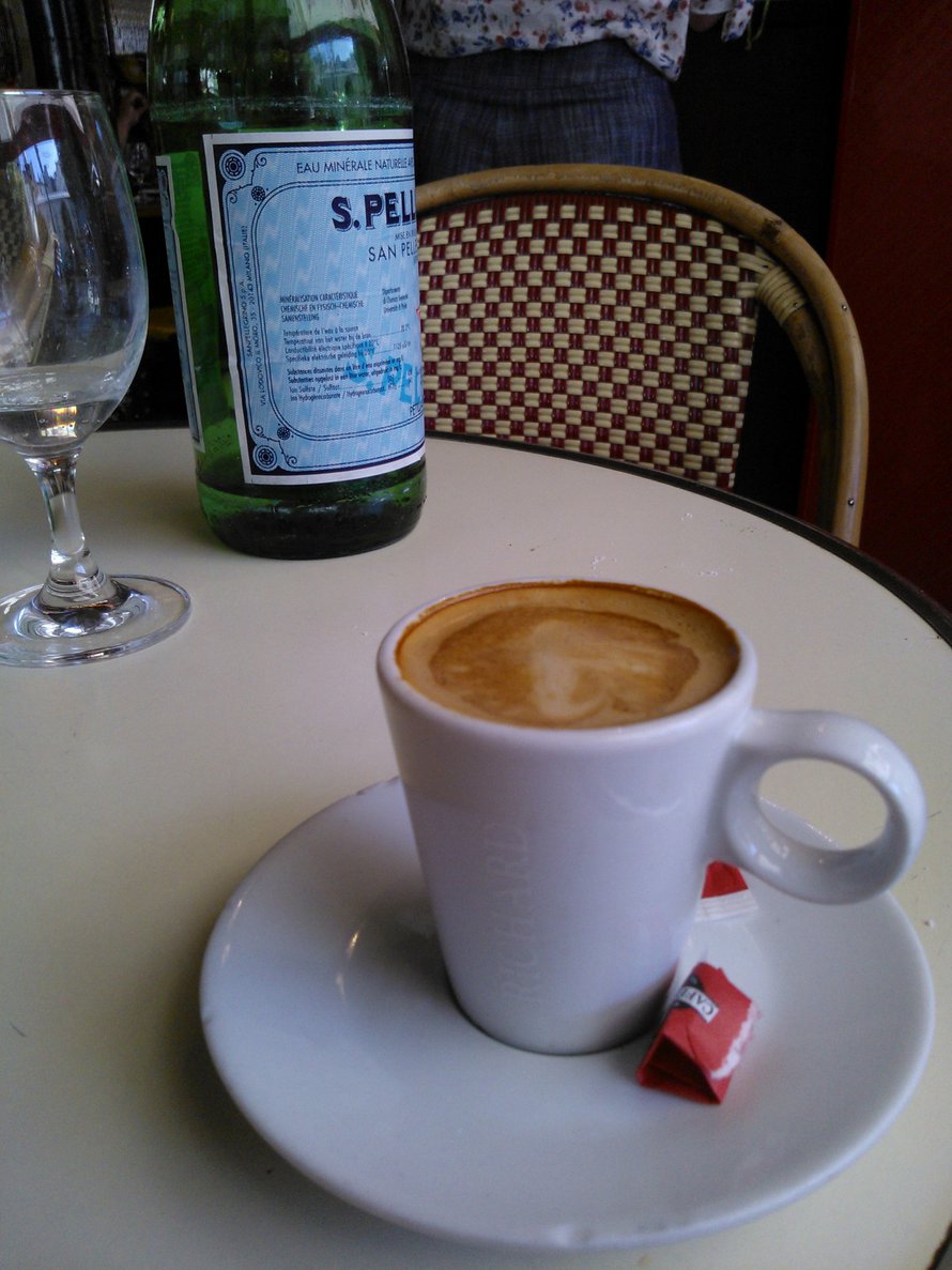 Un café noisette