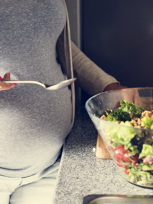 Kun raskaana syö monipuolisesti, erillisiä ravintolisiä ei välttämättä tarvitse. Kuva: <span class="photographer">iStockphoto</span>