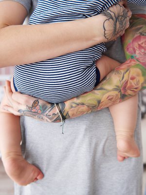 Apua tarjottaisiin nopeasti esimerkiksi silloin, jos vauvan äidillä on masennusoireita. Kuva: <span class="photographer">iStockphoto</span>