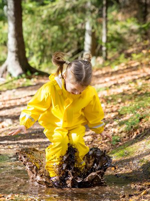 Kaikki leikki ulkona on hyväksi, mutta metsän terveysvaikutuksista on tieteellistä näyttöä. Kuva: <span class="photographer">iStockphoto</span>
