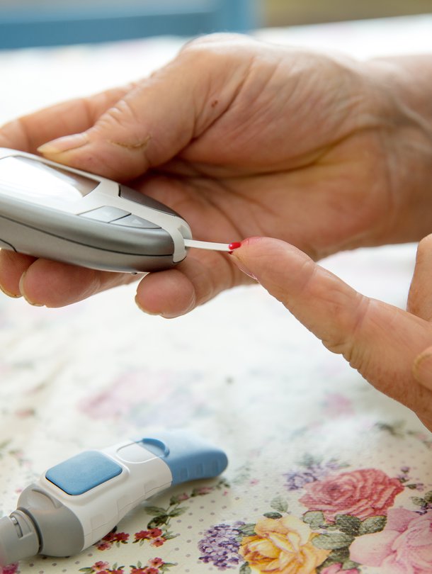 Tyypin 2 diabeteksessa voidaan verensokerin omamittauksilla tarkastella, miten elintapojen muutokset vaikuttavat verensokeriin. 