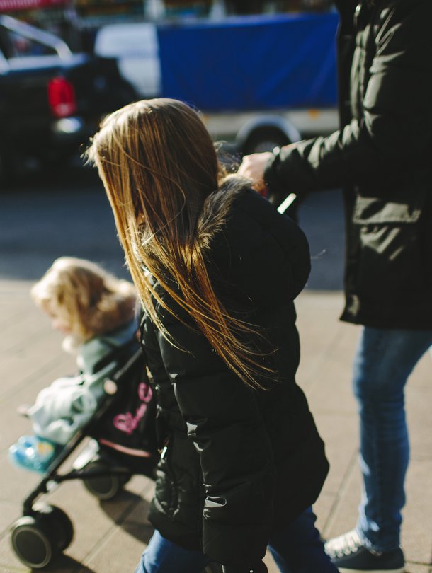 Uusi vuosi, uudet rahat. Moniin Kelan perhe-etuuksiin tulee muutoksia vuodenvaihteessa.