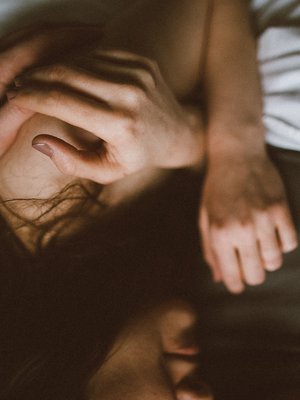 Luottamuksen lisääntyminen, yhteenkuuluvuuden tunne ja molemminpuolinen kunnioitus lähentävät kumppaneita ja sillä on myönteinen vaikutus seksiin. Kuva: <span class="photographer">iStockphoto</span>