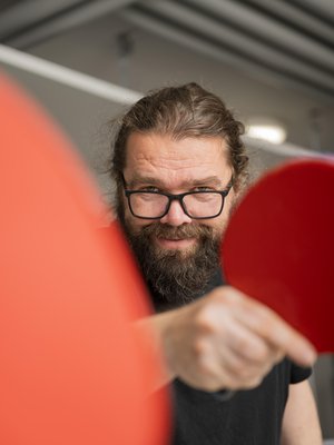 Pingis on oiva laji sekä keholle että mielelle, Mikko Kouki ajattelee.