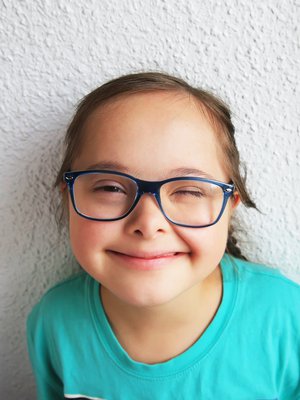 Nää on mun! Kun lapsi tykkää laseistaan, ne eivät unohdu käytöstä. Kuva: <span class="photographer">iStockphoto</span>