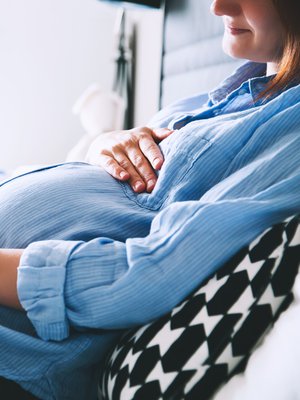 Raskausmyrkytyksen syytä ei täysin tiedetä. Varmimmat oireet ovat korkea verenpaine sekä valkuainen virtsassa. Kuva: <span class="photographer">iStockphoto</span>