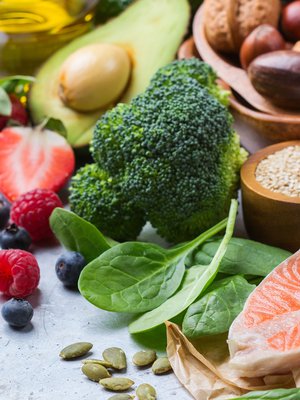 Terveyttä edistävä ruokavalio on monen pienen tekijän summa.