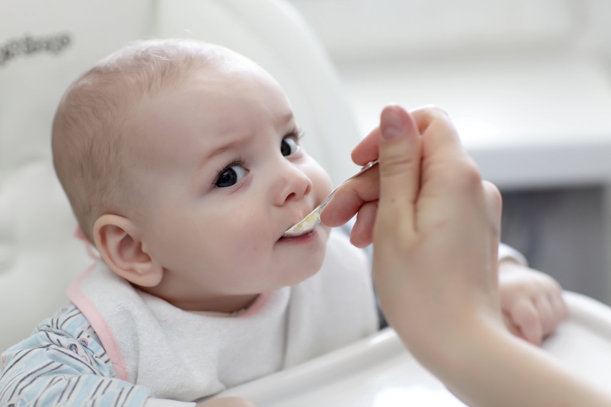 Kaikille lapsille suositellaan D-vitamiinia kahden viikon iästä alkaen. Kuva: iStockphoto