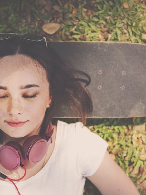 Ei kannata luvata, jos ei osaa pitää lupauksiaan, nuori toivoo eronneelta vanhemmaltaan. Kuva: <span class="photographer">iStockphoto</span>