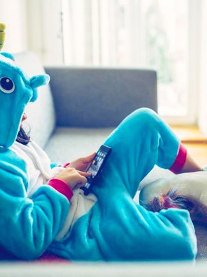 Nyt laukalle siitä! Lapsen niska ja selkä pysyvät yleensä kunnossa itsestään, jos lapsi liikkuu riittävästi. Kuva: <span class="photographer">iStockphoto</span>