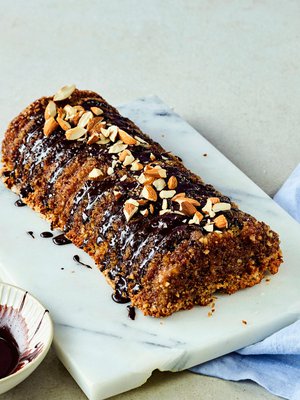 Täyteläinen ja mukavan kostea kakku sopii myös gluteenittomille.