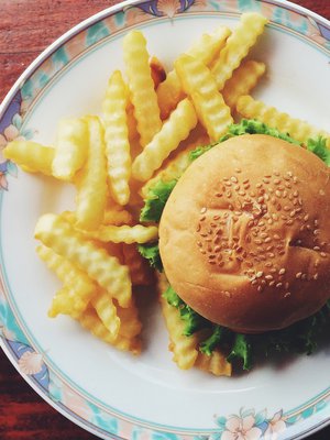 Joskus pitää vähän herkutella, mutta ei ihan joka ilta. Kuva: <span class="photographer">iStockphotos</span>