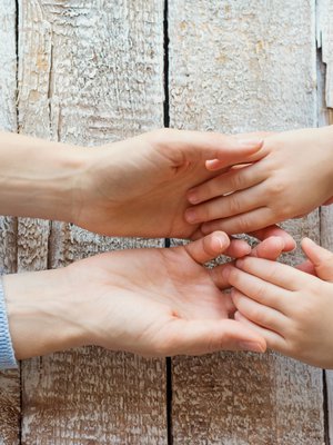 Lapsi oppii paremmin läksynsä keskustellen kuin pelkkää rangaistusta suorittamalla.