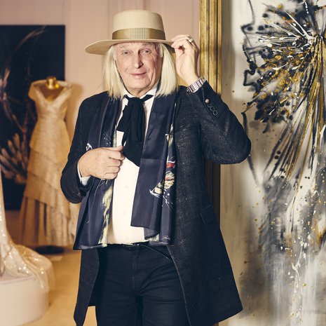 Jukka Rintala kulkee ympäri Suomea messuilla. "Kannan itse tavarat hengästymättä ja olen pystyttämässä näyttelyitä. Messuilla olen koko päivän jaloillani. Ilmeisesti kuntoni on aika hyvä."