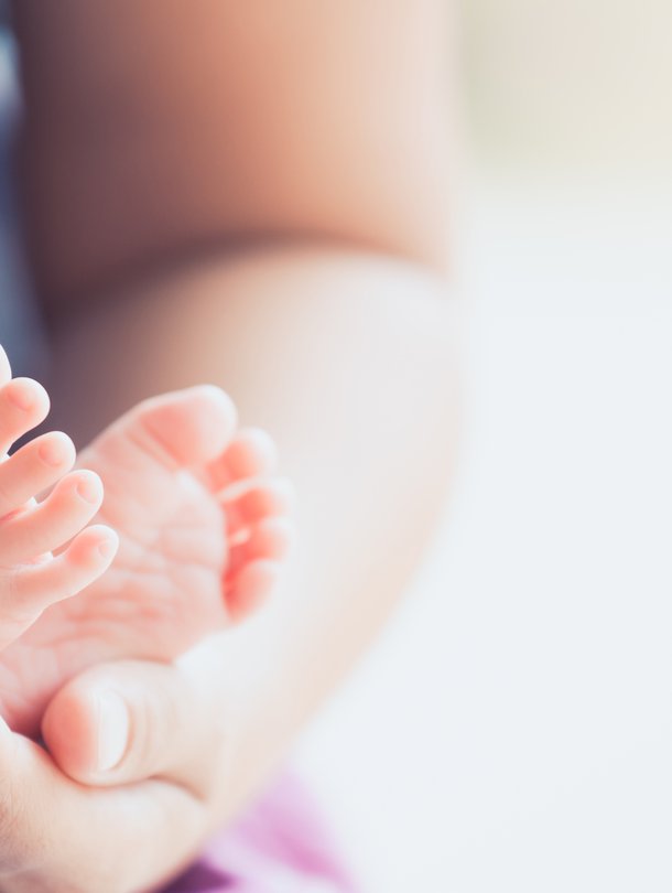 Kohtuun kuolleiden lasten vanhemmat kokevat, ettei heidän surunsa ole yhtä oikeutettua. Kuva: <span class="photographer">iStockphoto.</span>