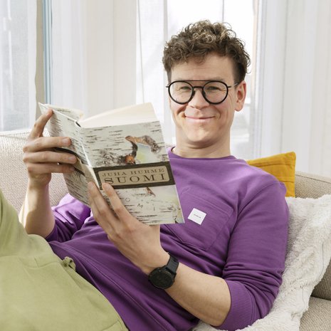 "Vapaalla kaipaan ihan eri mielenmaisemaa kuin urheilua. Äänikirja tai romaani saa ajatukseni töistä muihin tarinoihin", Riku Salminen kertoo.