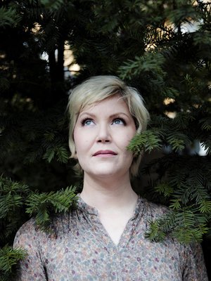 Omat ja lapsen vaikeat tunteet ovat kirpaisseet Astridia joka kerta. Silloin hän on saanut voimaa taipumuksestaan katsoa aina eteenpäin.