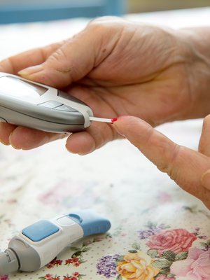 Tyypin 2 diabeteksessa voidaan verensokerin omamittauksilla tarkastella, miten elintapojen muutokset vaikuttavat verensokeriin. 