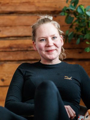 Anna sanoo, että on hyvä tunnistamaan omat rajansa ja painamaan jarrua tarvittaessa. Kuva: <span class="photographer">Mikko Nikkinen</span>
