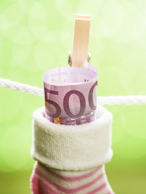 Sukanvarressa raha menettää arvoaan, siksi pienetkin säästösummat kannattaa mieluummin laittaa poikimaan. Kuva: <span class="photographer">iStockphoto</span>
