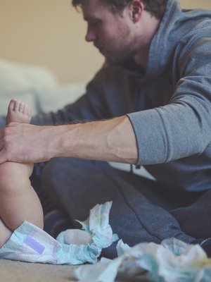 Perhevapaalla oleminen voi ahdistaa, jos tuntuu, että kodin seinät kaatuvat päälle. Kuva: <span class="photographer">iStockphoto.</span>