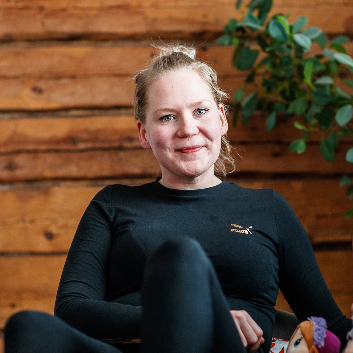 Anna sanoo, että on hyvä tunnistamaan omat rajansa ja painamaan jarrua tarvittaessa. Kuva: Mikko Nikkinen