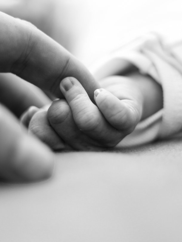 Kun lapsi kuolee kohtuun tai pian syntymän jälkeen, eivät tulevat raskaudet ole enää entisenlaisia. Kuva: <span class="photographer">iStockphoto</span>