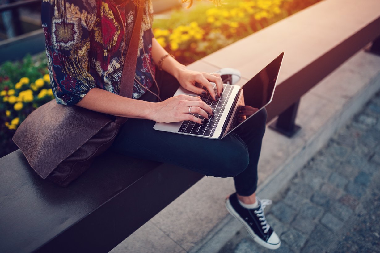 Kun säästöt ovat lapsen nimissä, hän saa niihin hallintaoikeuden 18-vuotiaana. Siinä vaiheessa on väliä, millaiset taloustaidot nuorella on. Kuva: iStockphoto