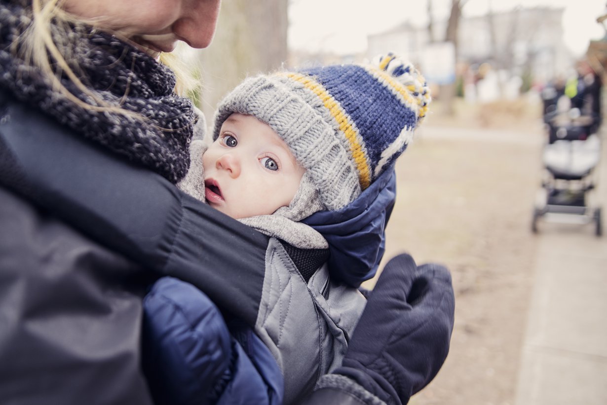 Alle  vuoden ikäisen lapsen voi hyvin ottaa mukaan äänestyskoppiin. Kuva: iStockphoto