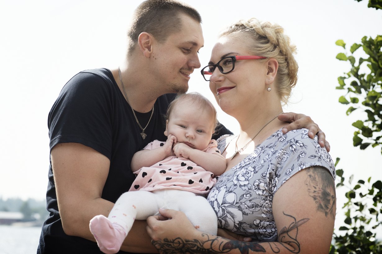 Veera ja Christian ajattelevat, että mumman osallistuminen Amandan arkeen on mahtava juttu. Harva isoäiti ja lapsenlapsi ovat päivittäin yhdessä.