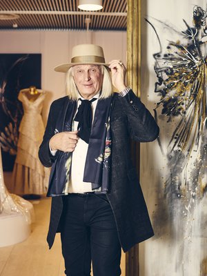 Jukka Rintala kulkee ympäri Suomea messuilla. "Kannan itse tavarat hengästymättä ja olen pystyttämässä näyttelyitä. Messuilla olen koko päivän jaloillani. Ilmeisesti kuntoni on aika hyvä."