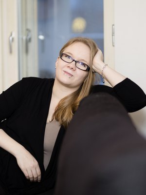 Melissa on tarkka 2- ja 3-vuotiaiden tyttäriensä tyylistä eikä esimerkiksi halua vaatteita lahjaksi. Kuva: <span class="photographer">Heli Blåfield</span>