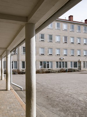 Muun muassa Lauttasaaren ala-asteen koulusta Helsingistä on löytynyt hometta. Opetus kuitenkin jatkuu koulussa vielä toistaiseksi. Kuva: <span class="photographer">Mika Ranta</span>