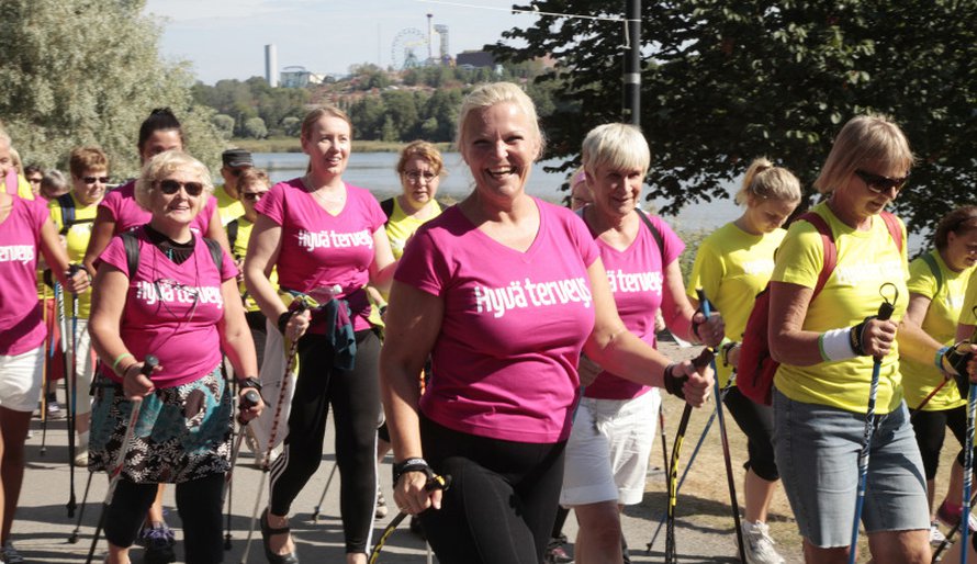 Raakel Lignell vaihtoi lenkill&auml; kuulumisia bloginsa lukijoiden kanssa.