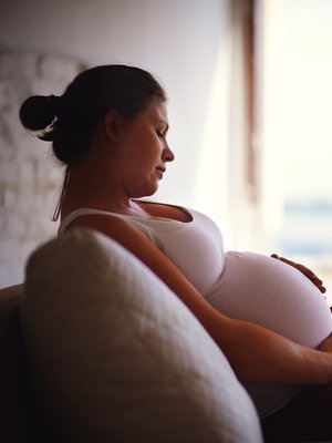 Saako koskettaa? Kun odottaja sallii mahansa silittelyn, se on suuri luottamuksen osoitus.