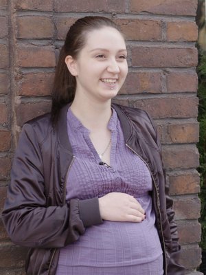 Bea saa paljon tukea vanhemmiltaan, sillä lasten isät eivät ole mukana arjessa. Kuva: <span class="photographer">Nelonen Media</span>