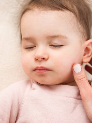 Jos lohdutus ei auta ja uni häiriintyy, lasta todennäköisesti sattuu. Kuva: <span class="photographer">iStockphoto</span>