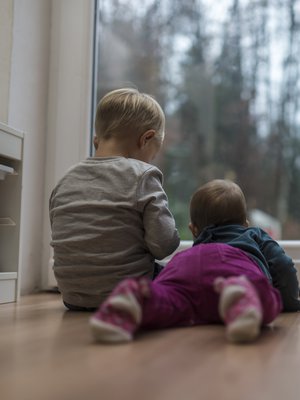 Lapsiperheen suurin yksittäinen menoerä on asuminen. Tähän suomalaiset toivovat helpotusta muun muassa asumistuen korottamisella. Kuva: <span class="photographer">iStockphoto</span>