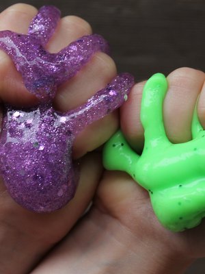 Myöskään kaupoissa myytävät limat eivät saa sisältää terveydelle haitallisia kemikaaleja. Kuva: <span class="photographer">iStockphoto</span>